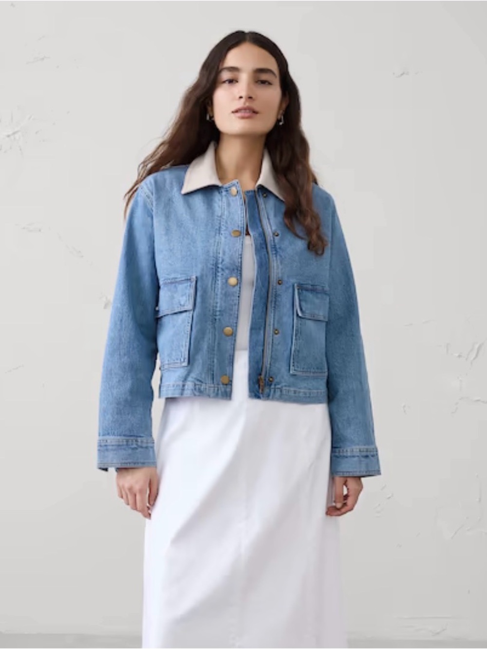Banana Republic Light Blue Denim Jacket with Cream Collar XL.